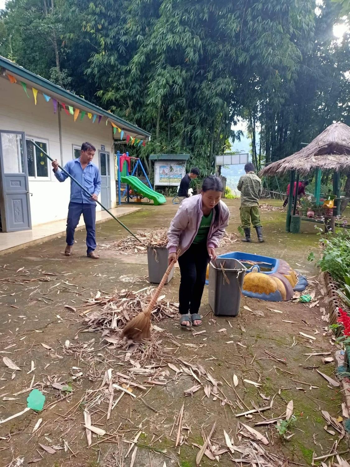 LAO ĐỘNG VỆ SINH TRONG HÈ